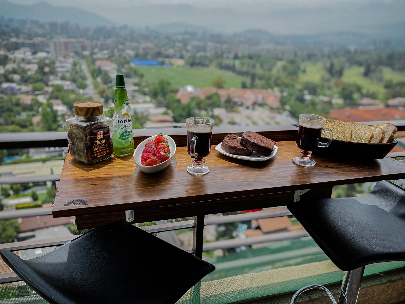 Tabla TD servida con vista a la cordillera